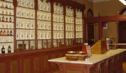 Ampliar foto: El futuro Museo de la Farmacia, tema central de la apertura del curso 2015 de la Academia de Farmacia Reino de Aragón